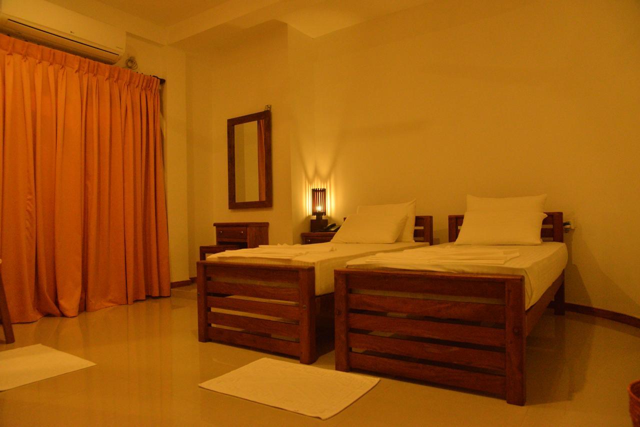 Rajarata Family Resort Anuradhapura Exteriör bild