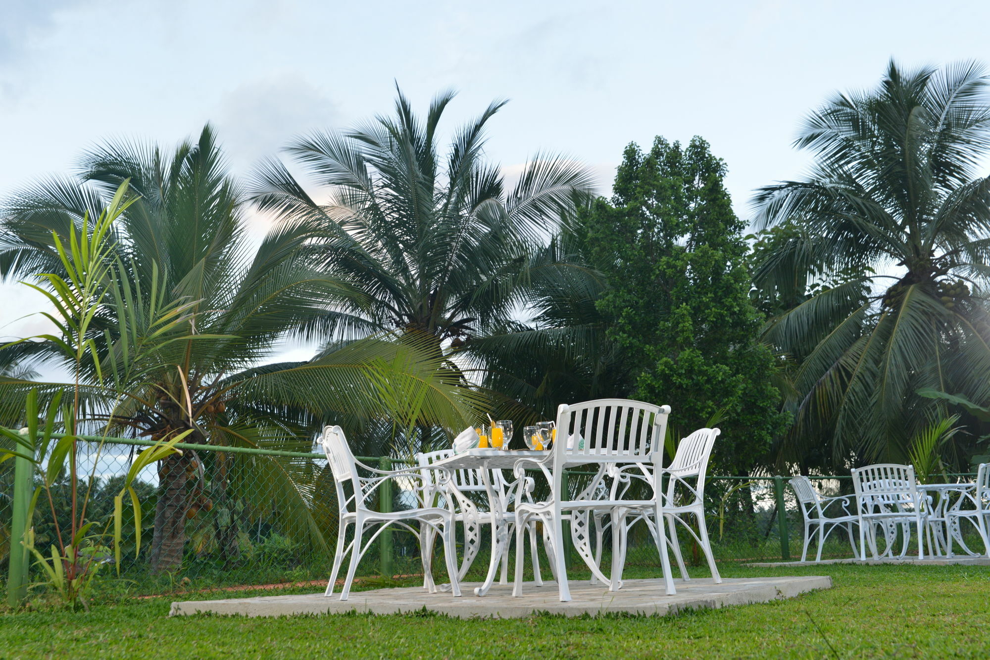 Rajarata Family Resort Anuradhapura Exteriör bild