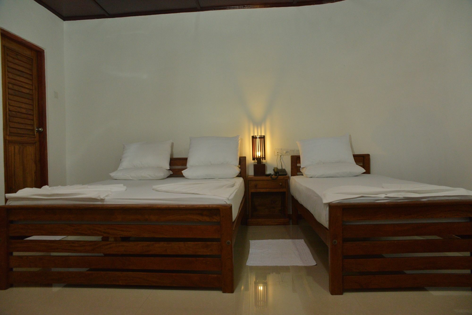 Rajarata Family Resort Anuradhapura Exteriör bild